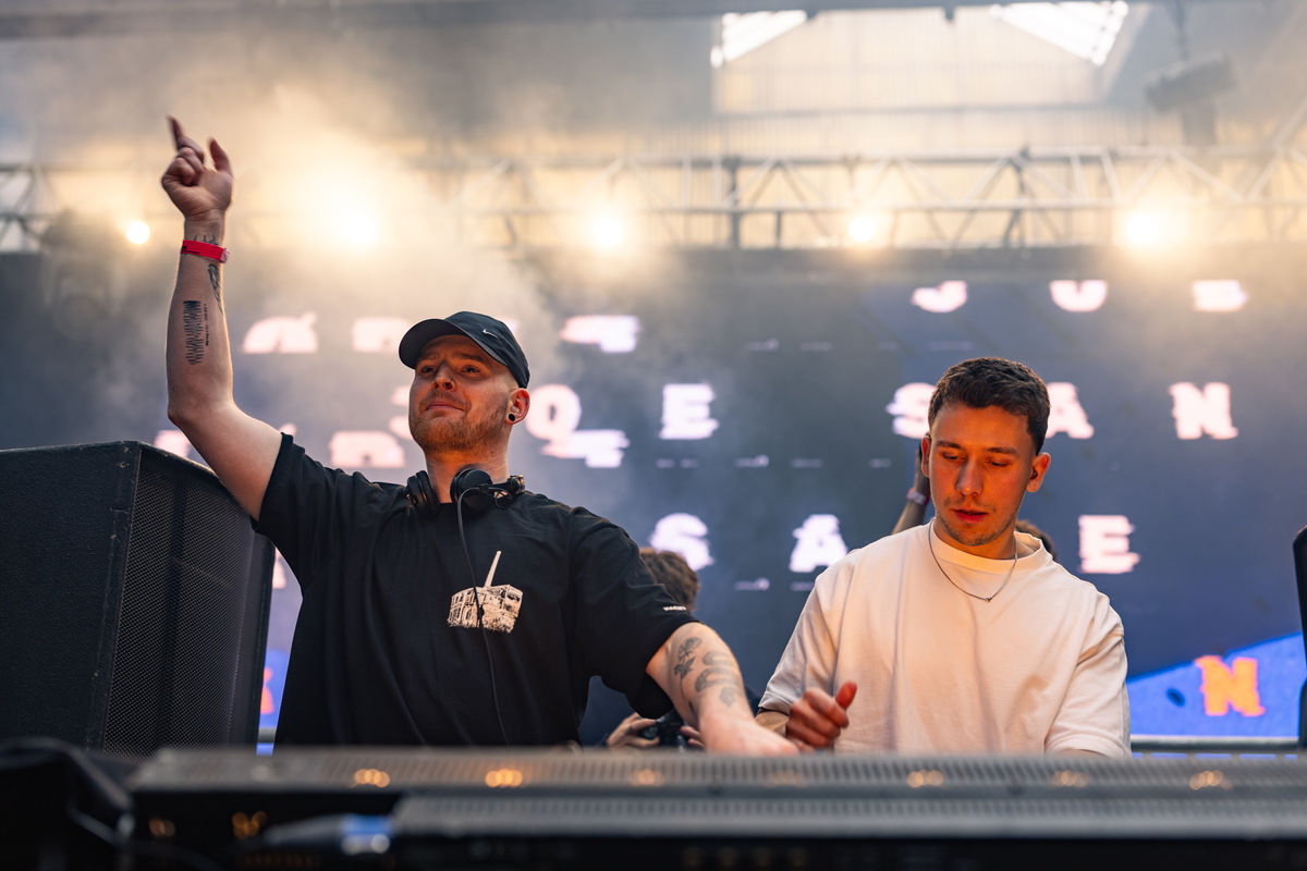 Loading... just a sec